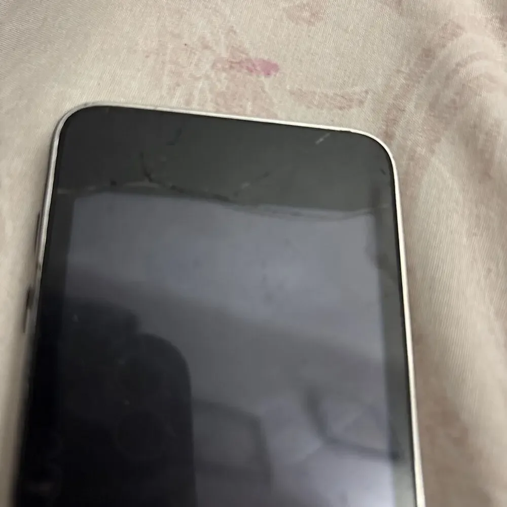For Parts/Repair Apple iPod Touch 2nd Gen A1288 8GB Black (Bad Battery)